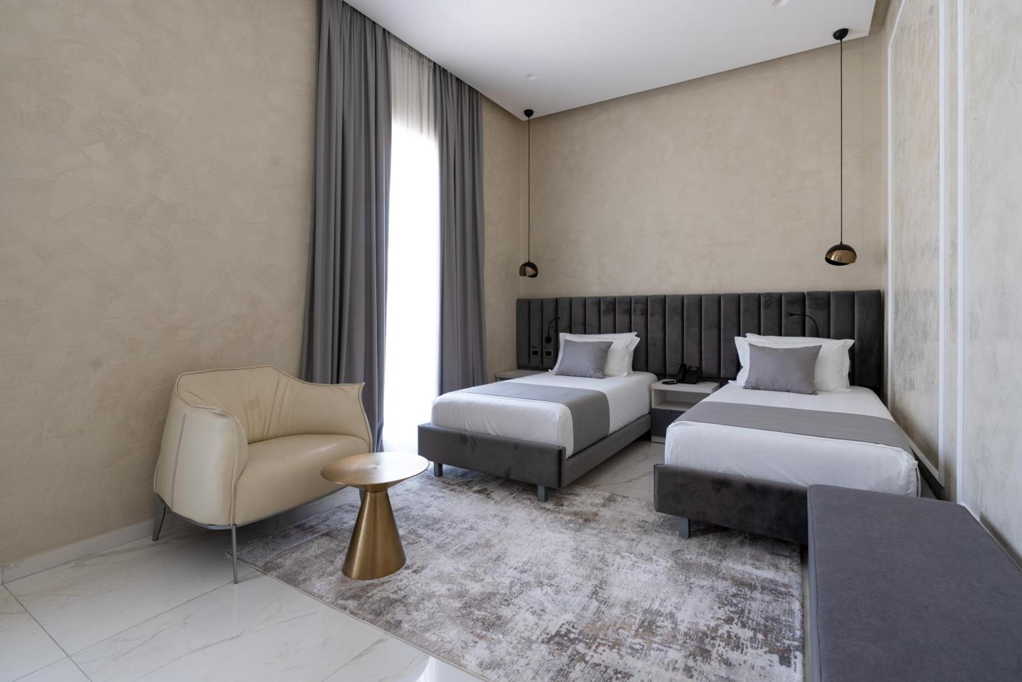 Hotel Plaza Berat Exterior photo
