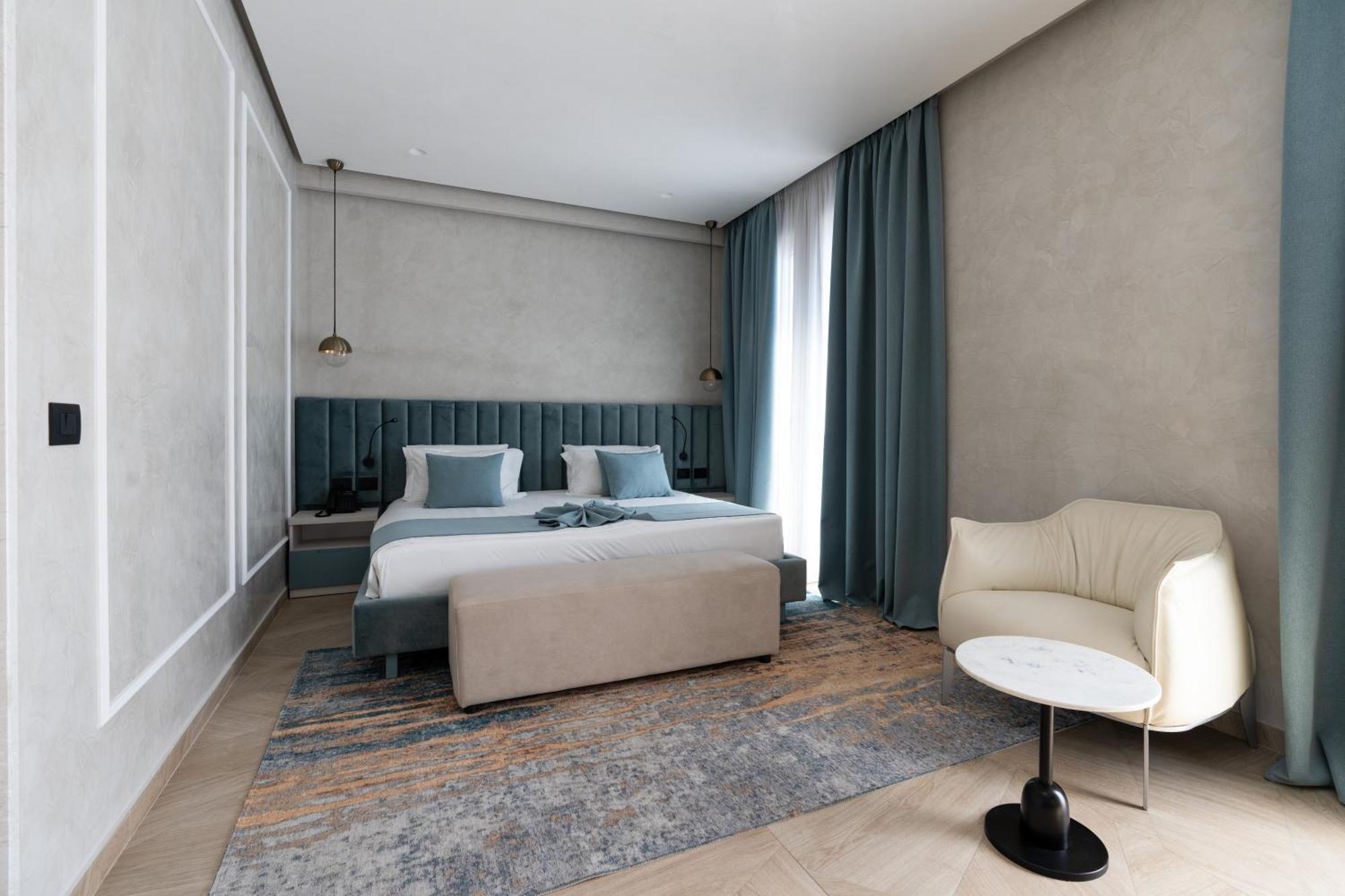 Hotel Plaza Berat Exterior photo