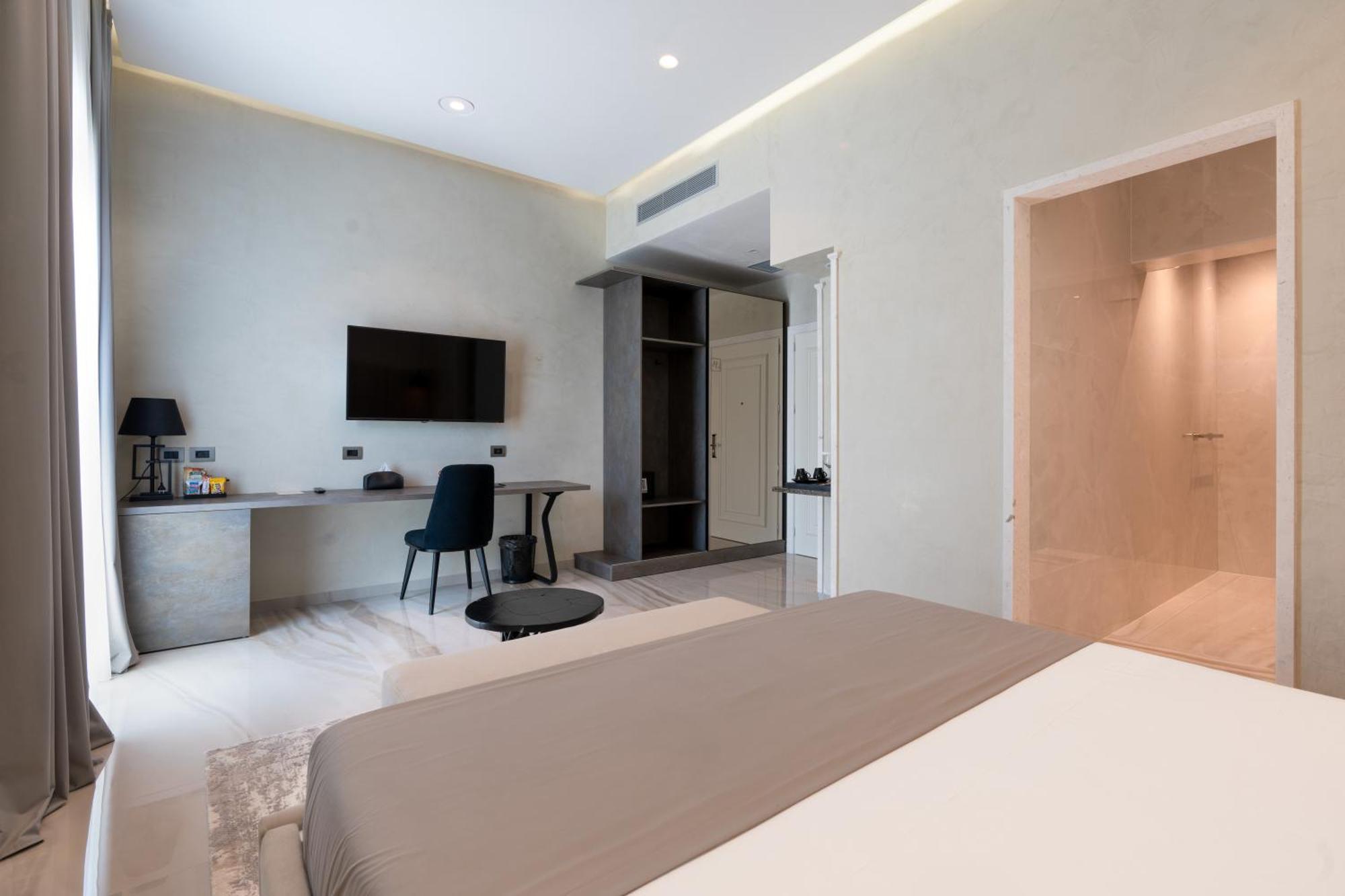 Hotel Plaza Berat Exterior photo