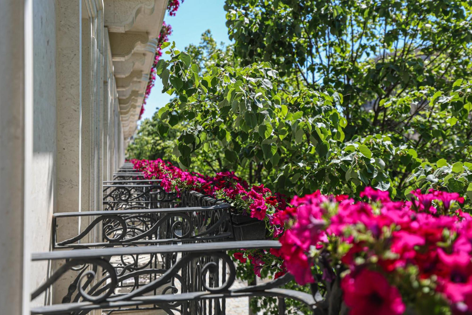 Hotel Plaza Berat Exterior photo